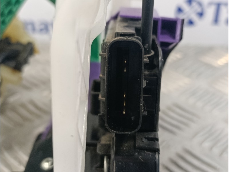 Recambio de cerradura puerta trasera derecha para hyundai i30 fastback 1.4 tgdi cat referencia OEM IAM 81420G3010  