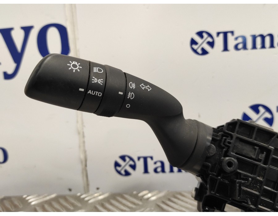 Recambio de mando multifuncion para toyota rav4 referencia OEM IAM 4220017L021  3340017J781