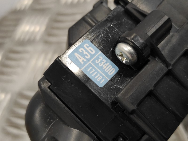 Recambio de mando multifuncion para toyota rav4 referencia OEM IAM 4220017L021  3340017J781