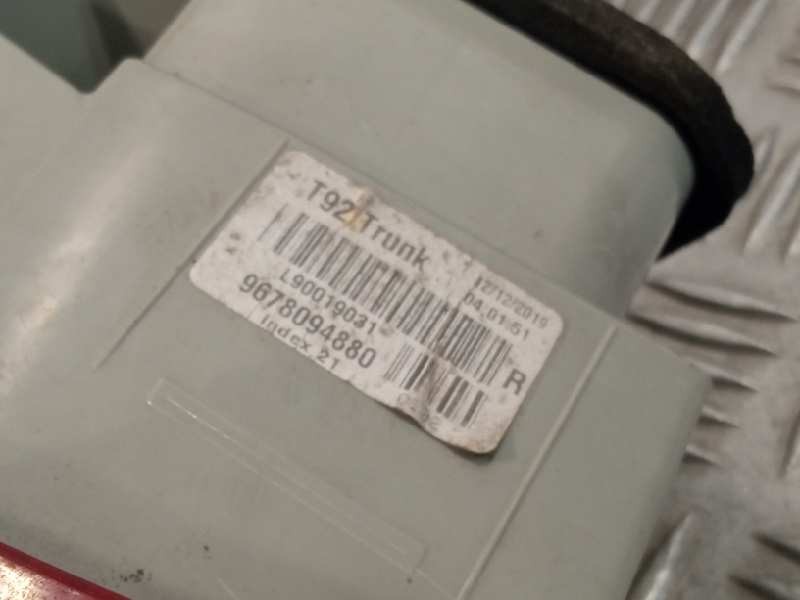 Recambio de piloto trasero derecho interior para peugeot 308 sw referencia OEM IAM 9678094880  