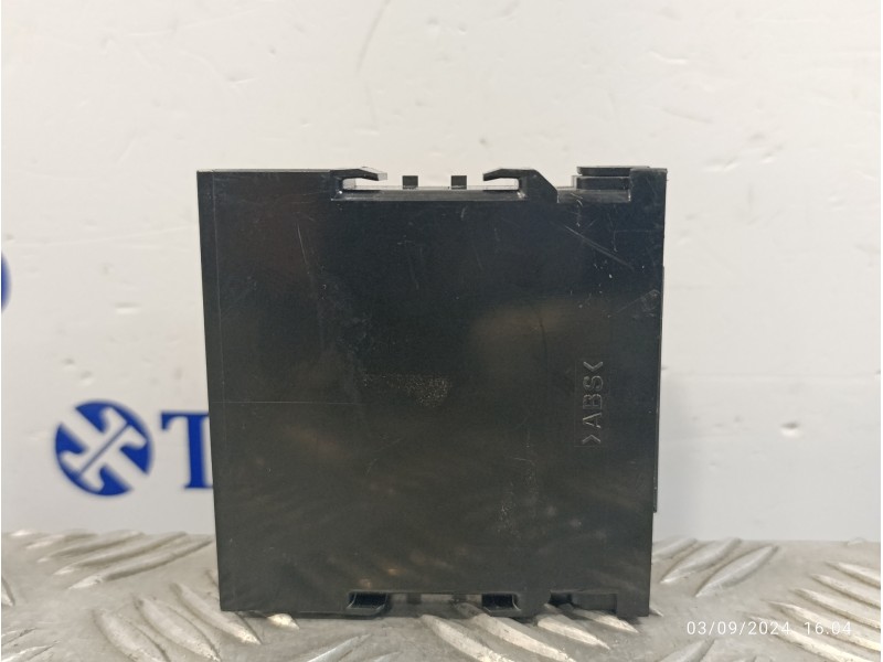 Recambio de modulo electronico para toyota rav4 referencia OEM IAM 8934042060  1881004331