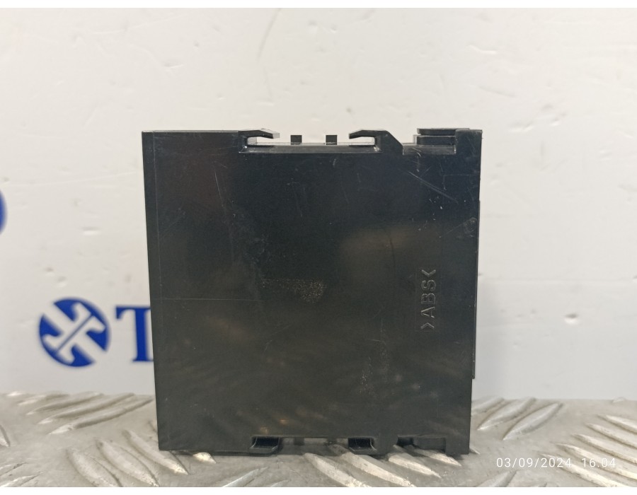 Recambio de modulo electronico para toyota rav4 referencia OEM IAM 8934042060  1881004331