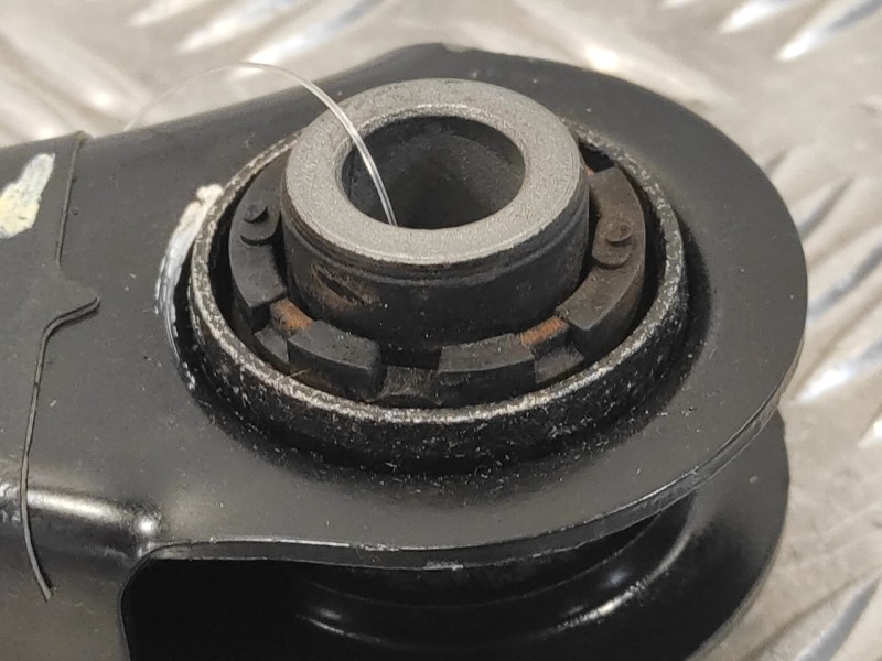 Recambio de tirante trasero derecho para hyundai ioniq referencia OEM IAM 55260G2100  