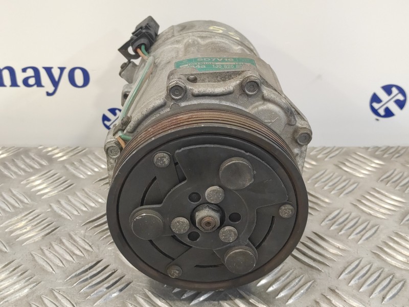 Recambio de compresor aire acondicionado para seat ibiza (6k1) 1.4 referencia OEM IAM 1J0820803F  SD7V161215
