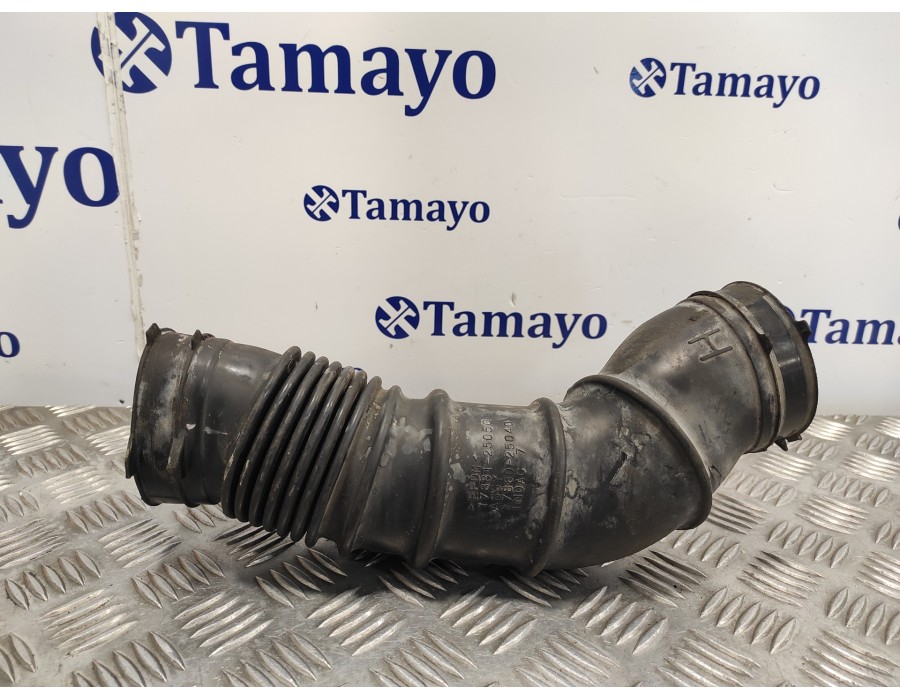 Recambio de tubo para toyota rav4 referencia OEM IAM 1788125050  1788125040