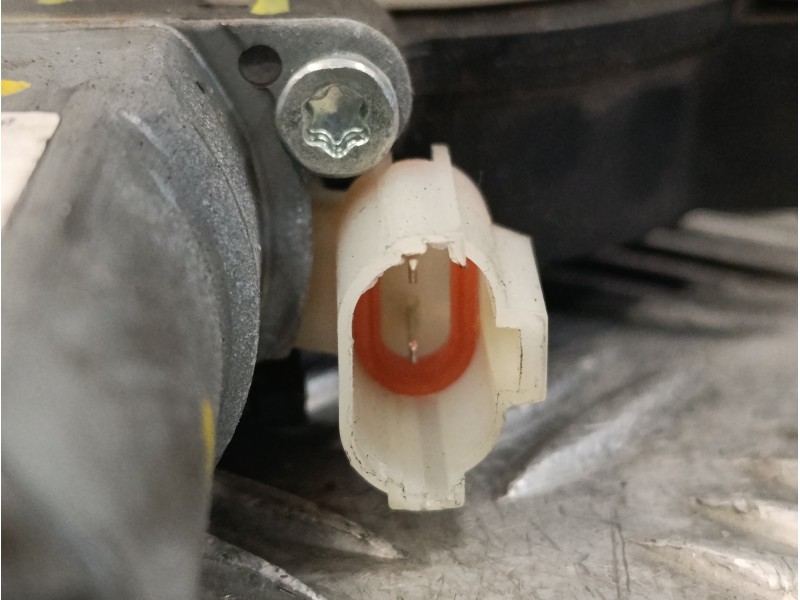 Recambio de elevalunas delantero derecho para hyundai i20 1.2 16v cat referencia OEM IAM 82402C7010  82460C7000