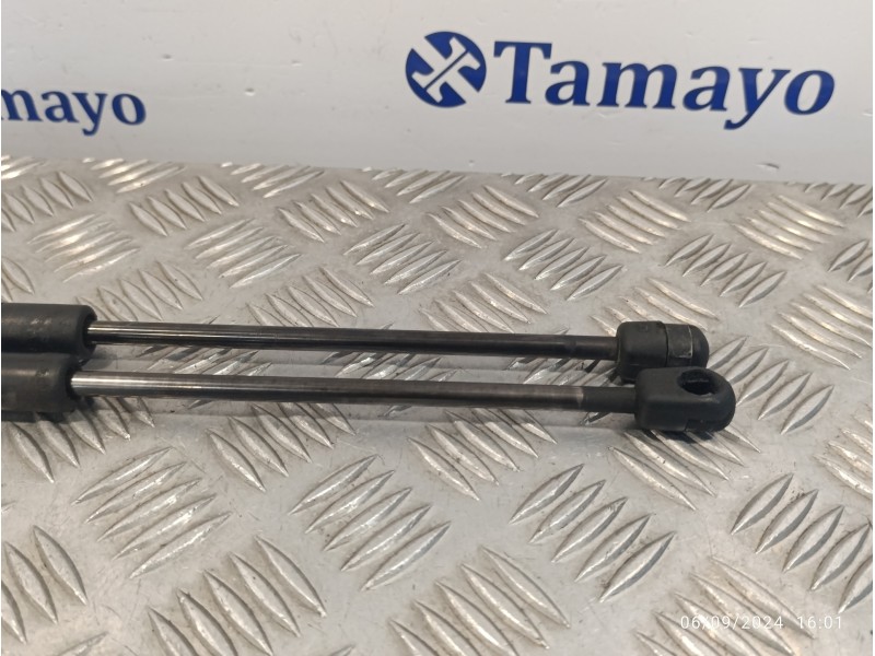 Recambio de amortiguadores maletero / porton para toyota corolla verso (r1) 2.0 turbodiesel cat referencia OEM IAM 689600F010  