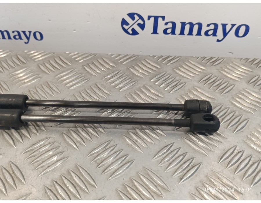 Recambio de amortiguadores maletero / porton para toyota corolla verso (r1) 2.0 turbodiesel cat referencia OEM IAM 689600F010  