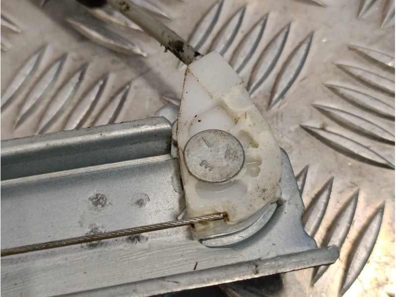 Recambio de elevalunas delantero derecho para hyundai i20 1.2 16v cat referencia OEM IAM 82402C7010  82460C7000