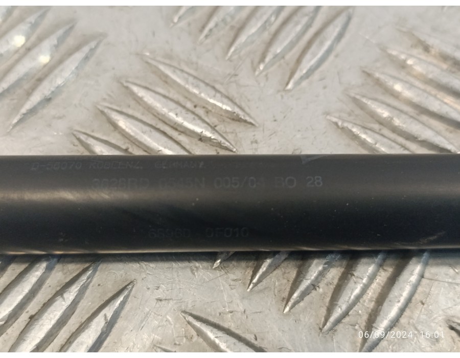 Recambio de amortiguadores maletero / porton para toyota corolla verso (r1) 2.0 turbodiesel cat referencia OEM IAM 689600F010  