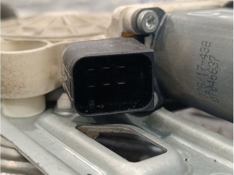 Recambio de elevalunas delantero derecho para mercedes-benz clase c (w203) berlina referencia OEM IAM A2118201742 7746002817 990