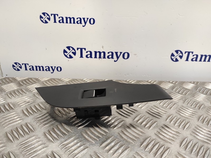 Recambio de mando elevalunas trasero derecho para toyota rav4 referencia OEM IAM 7427142110  