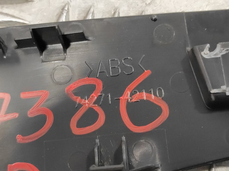 Recambio de mando elevalunas trasero derecho para toyota rav4 referencia OEM IAM 7427142110  