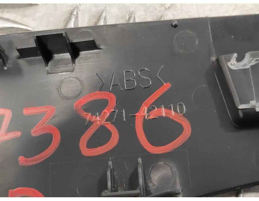 Recambio de mando elevalunas trasero derecho para toyota rav4 referencia OEM IAM 7427142110  