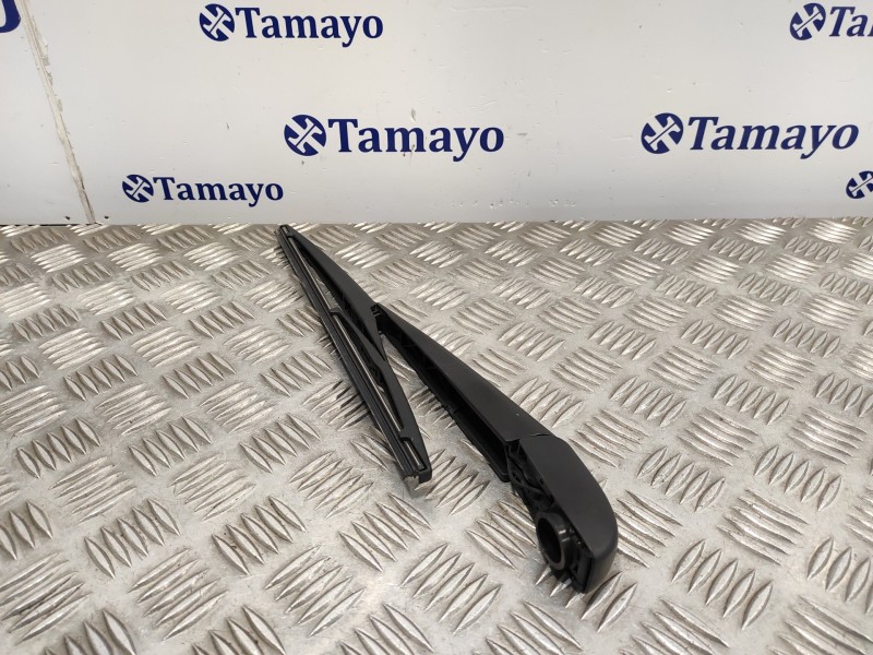 Recambio de brazo limpia trasero para toyota rav4 referencia OEM IAM   