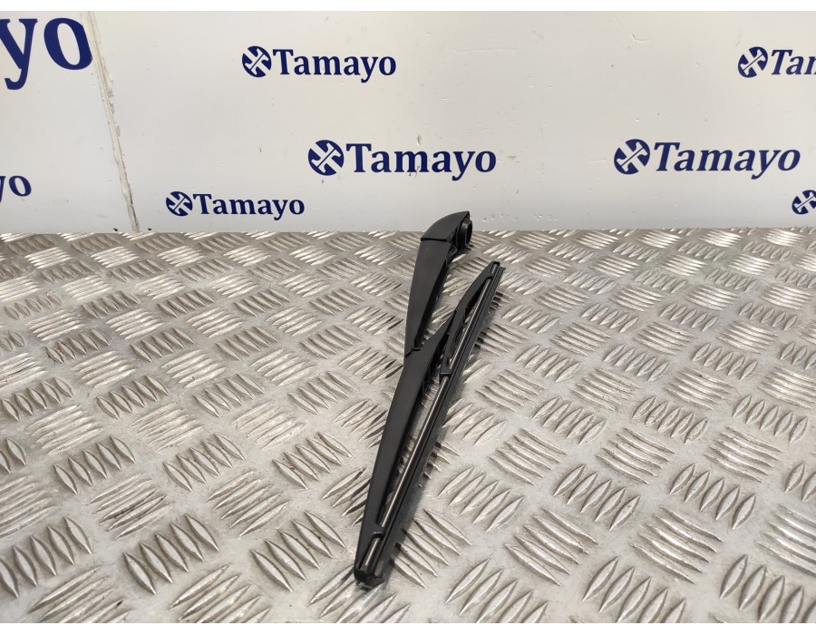 Recambio de brazo limpia trasero para toyota rav4 referencia OEM IAM   