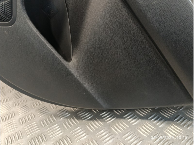 Recambio de guarnecido puerta trasera derecha para toyota rav4 referencia OEM IAM 67613X1B18  67787X1B14
