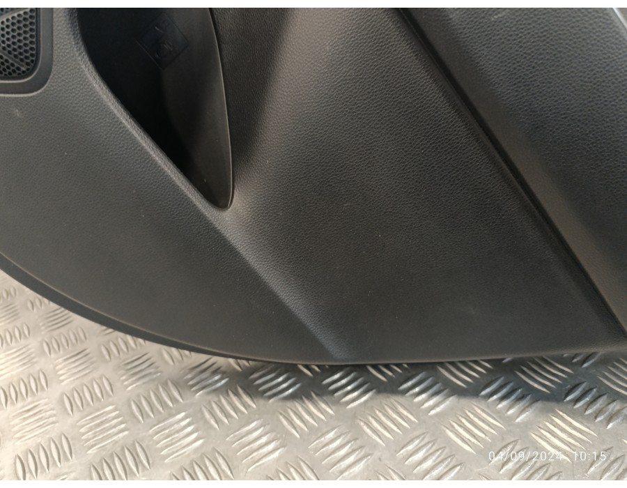 Recambio de guarnecido puerta trasera derecha para toyota rav4 referencia OEM IAM 67613X1B18  67787X1B14