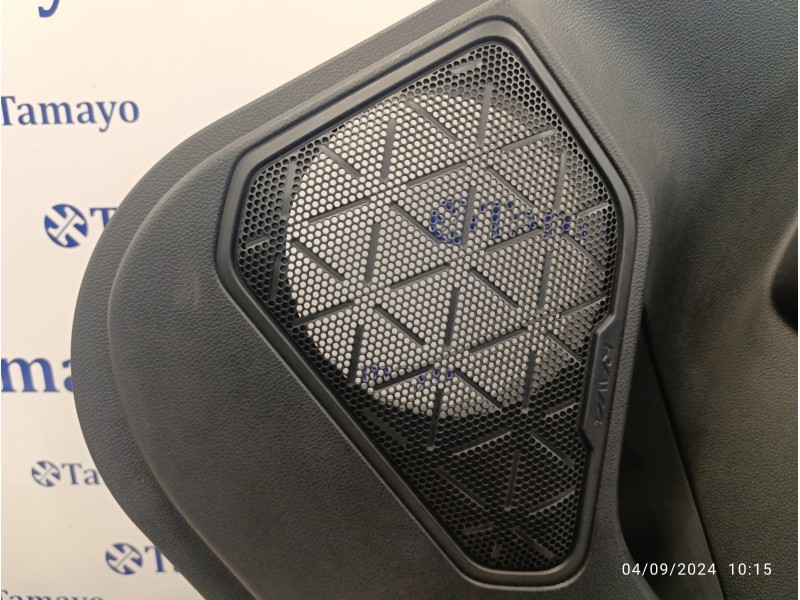 Recambio de guarnecido puerta trasera derecha para toyota rav4 referencia OEM IAM 67613X1B18  67787X1B14