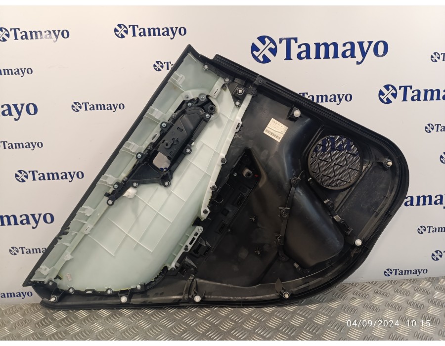 Recambio de guarnecido puerta trasera derecha para toyota rav4 referencia OEM IAM 67613X1B18  67787X1B14