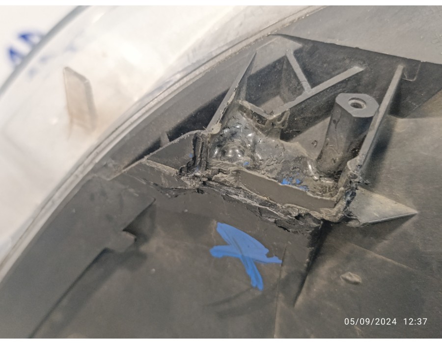 Recambio de faro derecho para mercedes-benz clase b (w245) 2.0 cdi cat referencia OEM IAM A1698207861  0301247202
