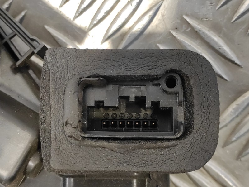 Recambio de cerradura puerta delantera derecha para seat toledo (kg3) 1.6 tdi referencia OEM IAM 5E1837016  