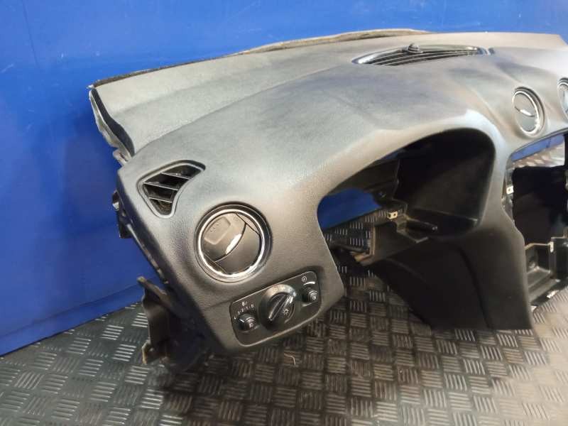 Recambio de salpicadero para ford mondeo ber. (ca2) referencia OEM IAM 7S71A047A30AD  