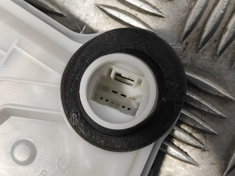 Recambio de cerradura puerta delantera derecha para toyota rav4 referencia OEM IAM   