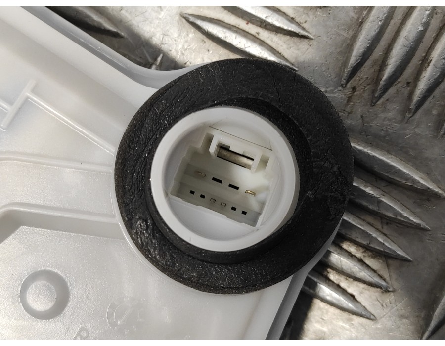 Recambio de cerradura puerta delantera derecha para toyota rav4 referencia OEM IAM   