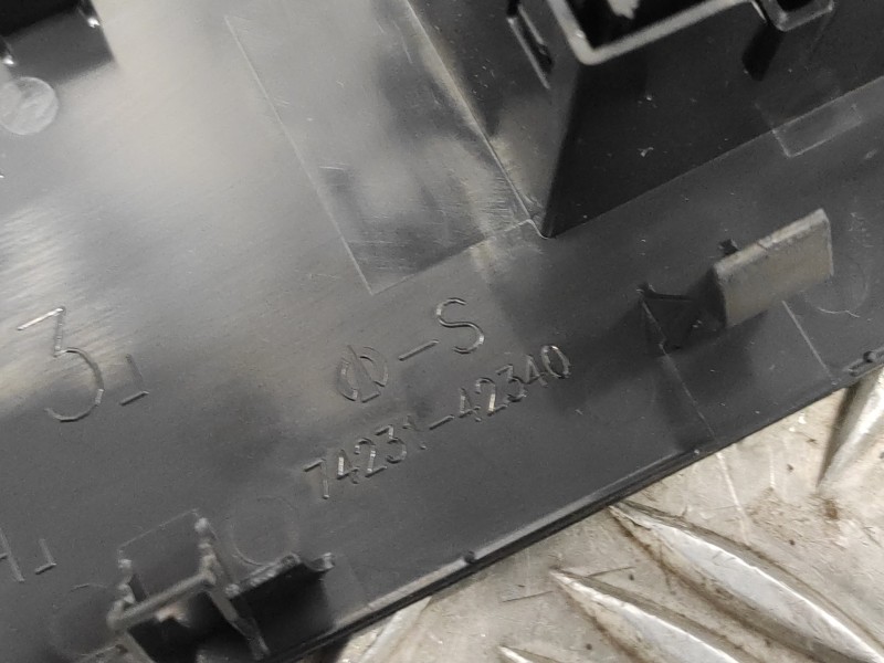 Recambio de mando elevalunas delantero derecho para toyota rav4 referencia OEM IAM 7423142340  