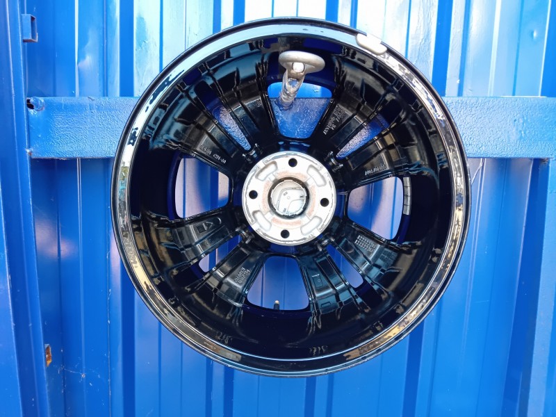 Recambio de llanta para citroën c3 referencia OEM IAM 9813075077  