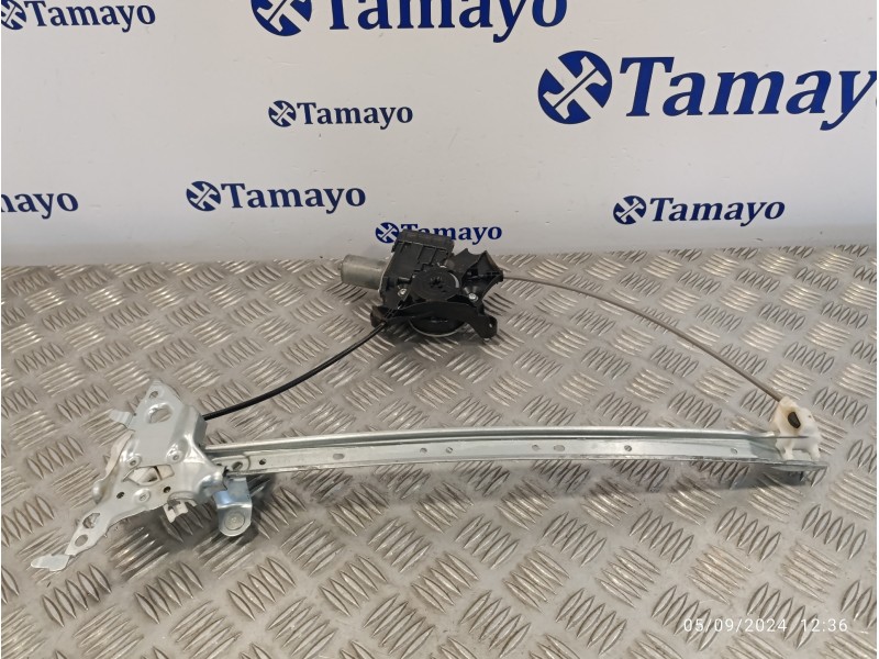 Recambio de elevalunas trasero derecho para toyota rav4 referencia OEM IAM 8571042150  0620205521