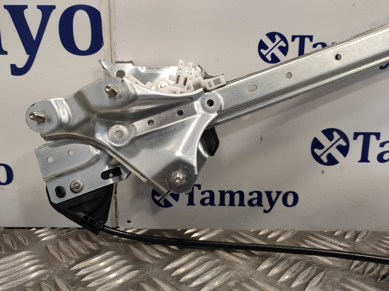 Recambio de elevalunas delantero derecho para toyota rav4 referencia OEM IAM 8571042140  0620205501