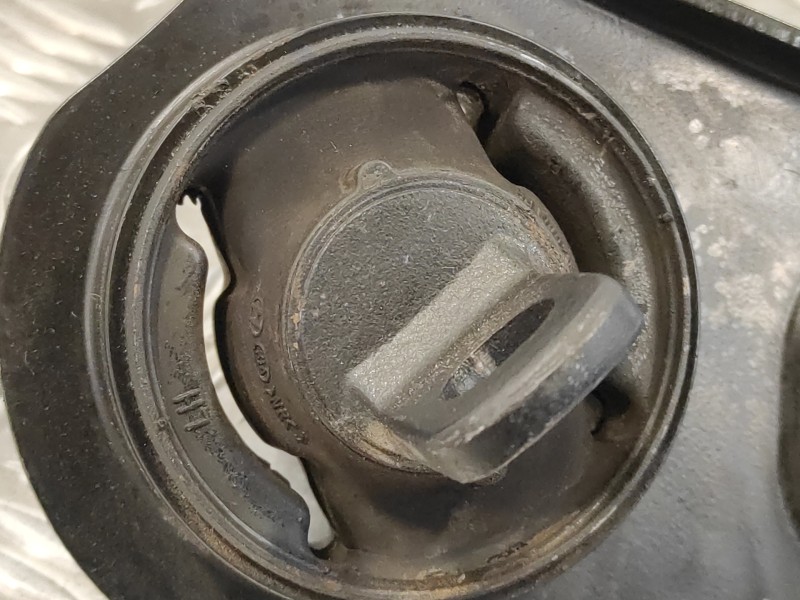 Recambio de tirante trasero izquierdo para hyundai ioniq referencia OEM IAM 55270G2000  