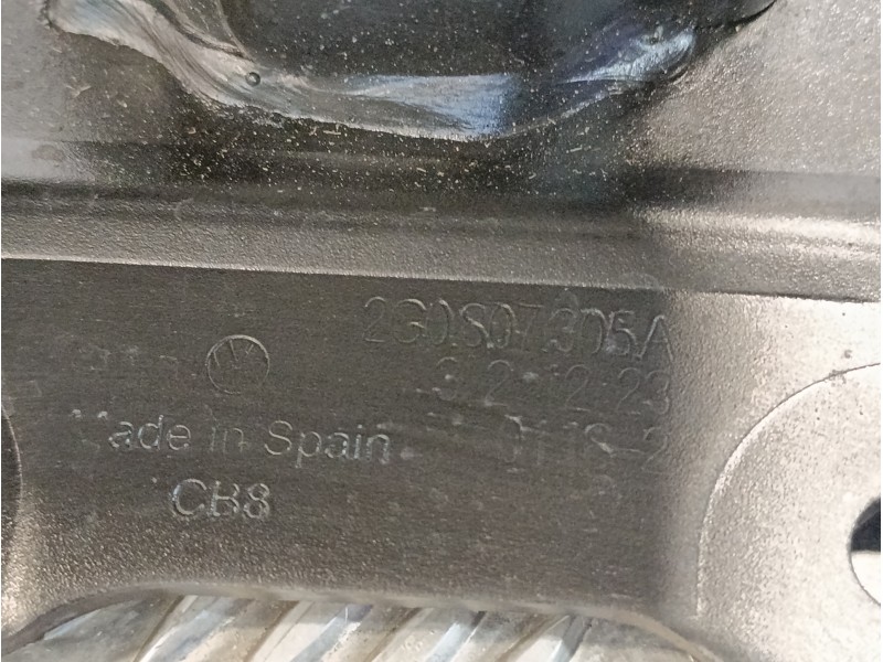 Recambio de refuerzo paragolpes delantero para volkswagen polo 1.0 tsi referencia OEM IAM 2Q0807305A  