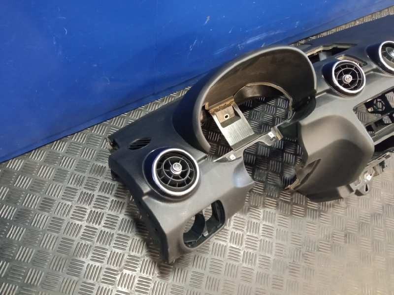 Recambio de salpicadero para audi a1 sportback (8xf) referencia OEM IAM 8X1857067 8X1819655 8X0880204B