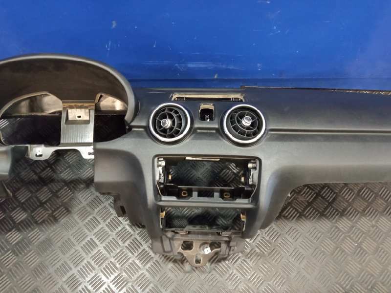 Recambio de salpicadero para audi a1 sportback (8xf) referencia OEM IAM 8X1857067 8X1819655 8X0880204B