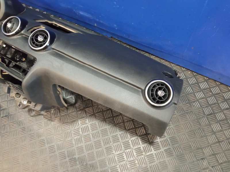 Recambio de salpicadero para audi a1 sportback (8xf) referencia OEM IAM 8X1857067 8X1819655 8X0880204B