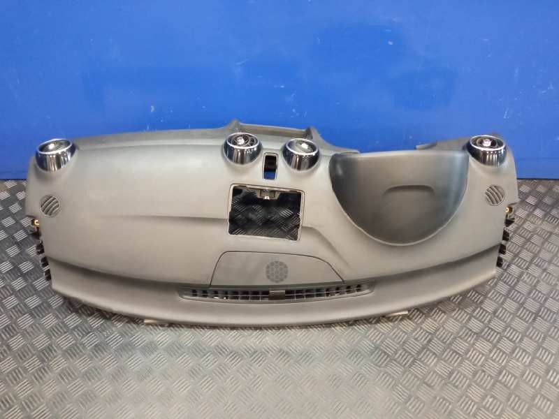 Recambio de salpicadero para audi a1 sportback (8xf) referencia OEM IAM 8X1857067 8X1819655 8X0880204B