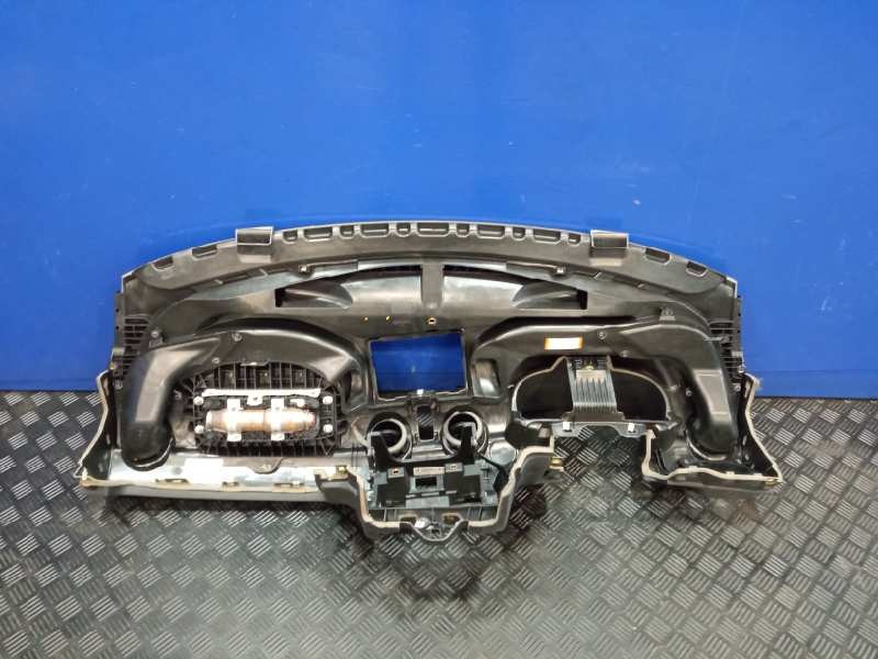 Recambio de salpicadero para audi a1 sportback (8xf) referencia OEM IAM 8X1857067 8X1819655 8X0880204B