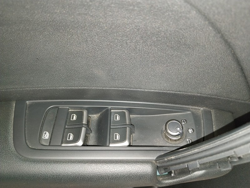 Recambio de guarnecido puerta delantera izquierda para audi a1 sportback (8xf) referencia OEM IAM 8X4868109 8X4868015 8X4867177