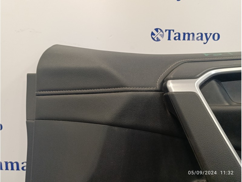 Recambio de guarnecido puerta delantera derecha para toyota rav4 referencia OEM IAM 310B2KAH1 67705X1B69 67611X1B32