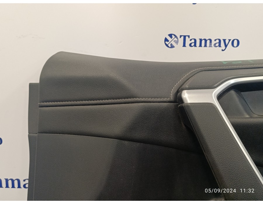 Recambio de guarnecido puerta delantera derecha para toyota rav4 referencia OEM IAM 310B2KAH1 67705X1B69 67611X1B32