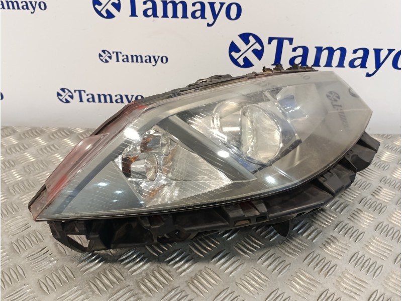 Recambio de faro derecho para renault megane ii berlina 3p 1.6 cat referencia OEM IAM 8200073226H  89307040