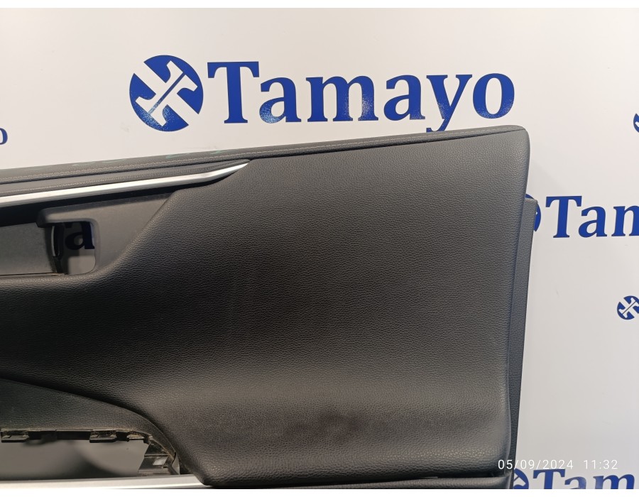 Recambio de guarnecido puerta delantera derecha para toyota rav4 referencia OEM IAM 310B2KAH1 67705X1B69 67611X1B32