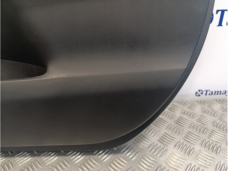Recambio de guarnecido puerta delantera derecha para toyota rav4 referencia OEM IAM 310B2KAH1 67705X1B69 67611X1B32