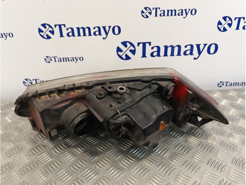 Recambio de faro derecho para renault megane ii berlina 3p 1.6 cat referencia OEM IAM 8200073226H  89307040
