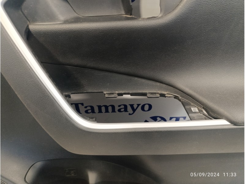 Recambio de guarnecido puerta delantera derecha para toyota rav4 referencia OEM IAM 310B2KAH1 67705X1B69 67611X1B32