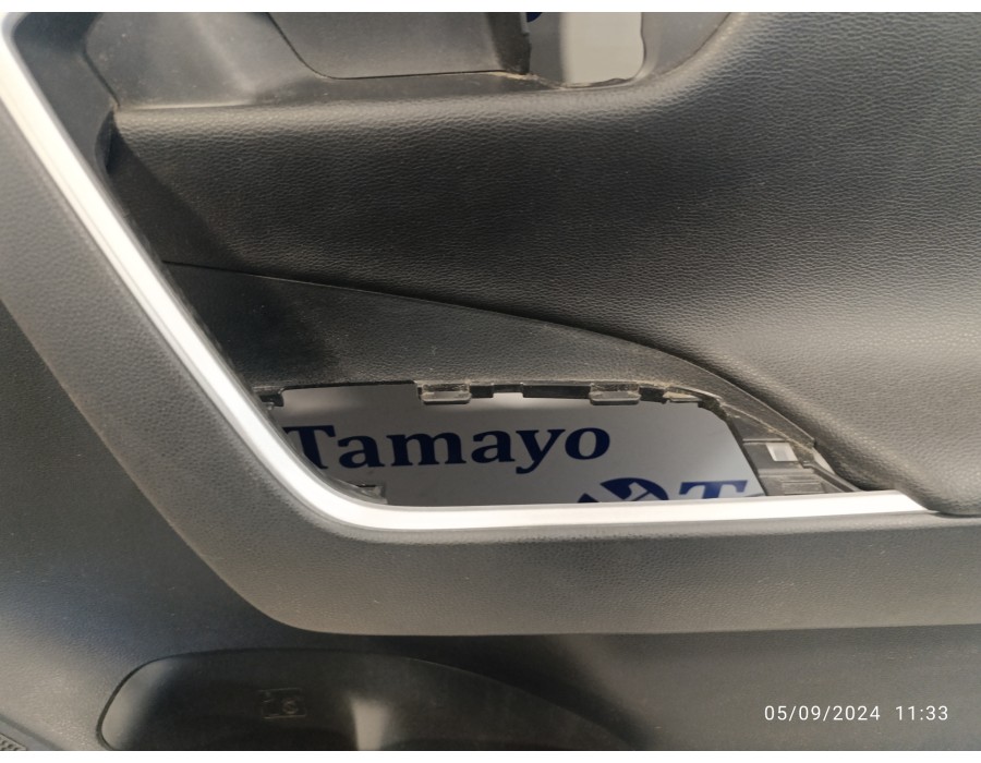 Recambio de guarnecido puerta delantera derecha para toyota rav4 referencia OEM IAM 310B2KAH1 67705X1B69 67611X1B32