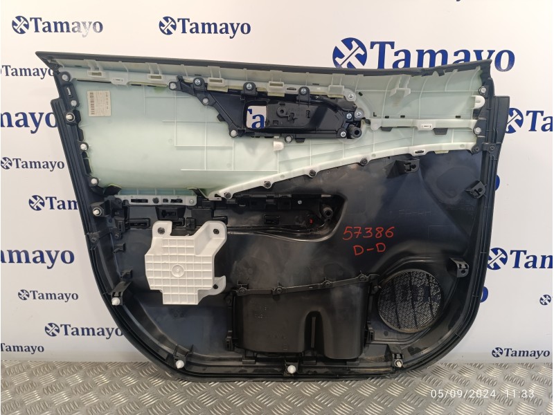 Recambio de guarnecido puerta delantera derecha para toyota rav4 referencia OEM IAM 310B2KAH1 67705X1B69 67611X1B32